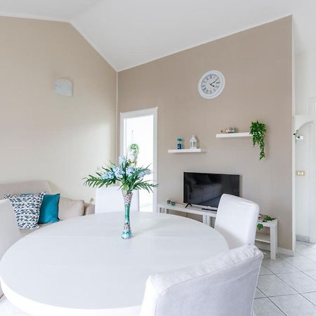 Elly'S Home Parcheggio Privato Ravenna Bagian luar foto