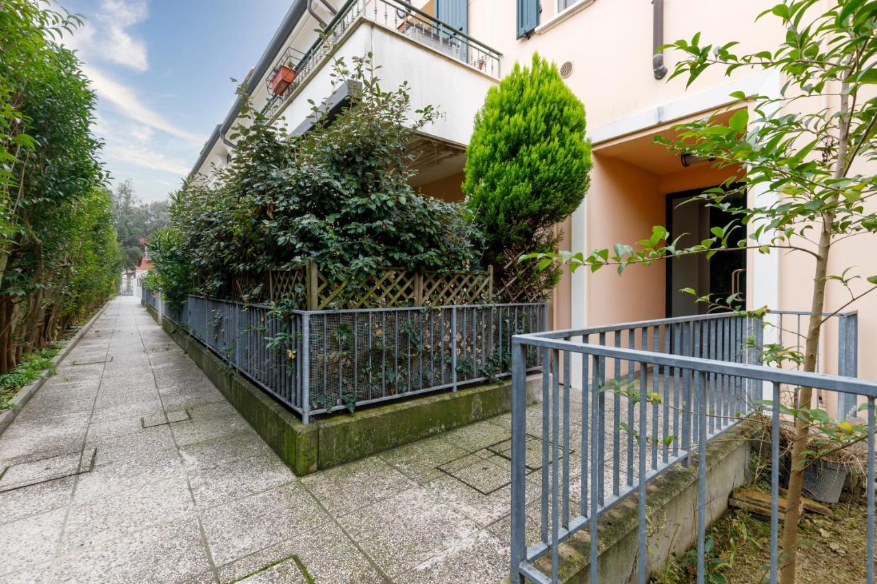 Elly'S Home Parcheggio Privato Ravenna Bagian luar foto